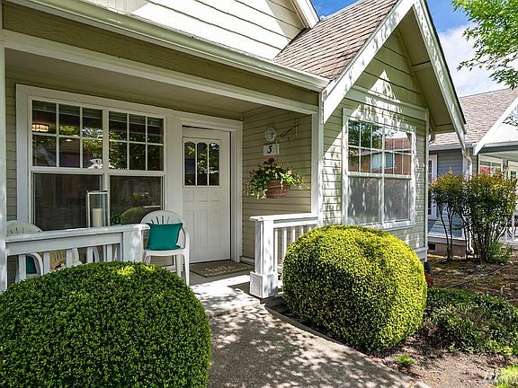 3rd image of 161 W Whidbey Ave APT 3