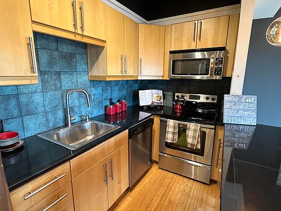 5th image of 4750 N CENTRAL Avenue #D3
