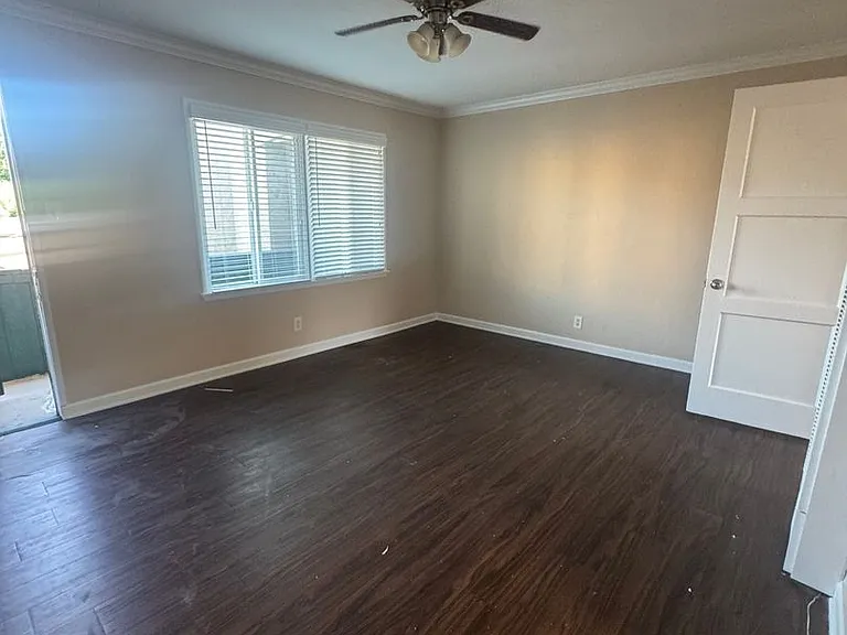 937 Magnolia Ave — Photo 1