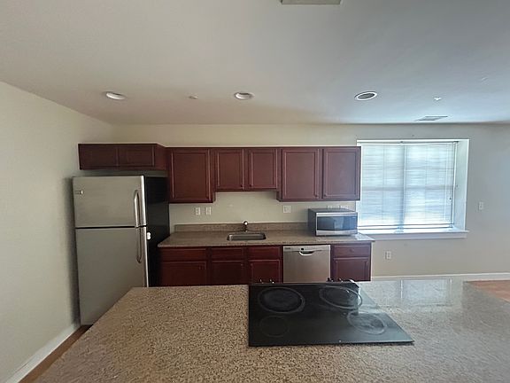 3rd image of 20 Pond St APT 208