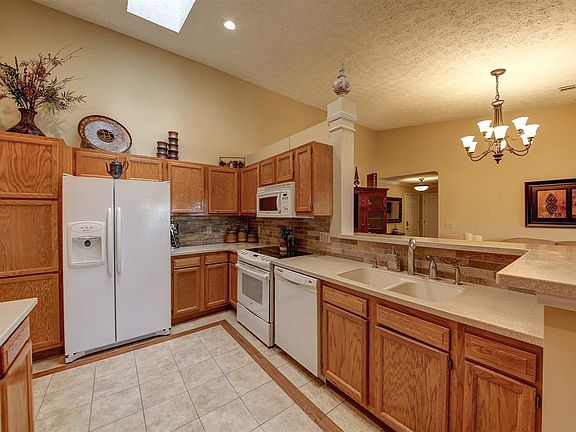 2nd image of 6941 Parkview Dr