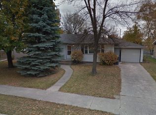 2014 8th St S, Moorhead, MN 56560