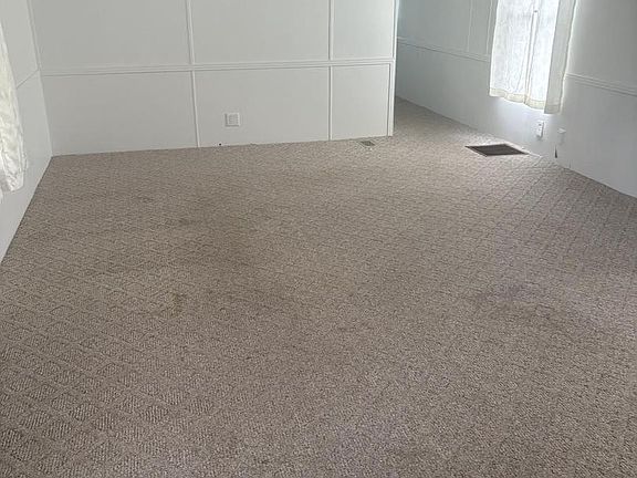 3rd image of 3067 Chandler Dr