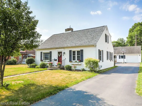 339 W Huron Ave, Vassar, MI 48768