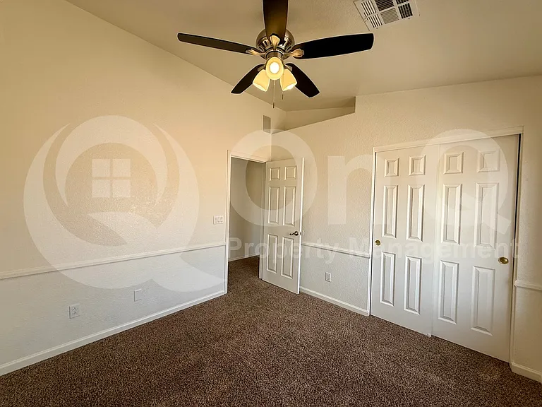 6321 E Roland St — Photo 13