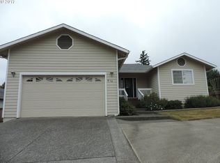 916 Easy St, Brookings, OR 97415