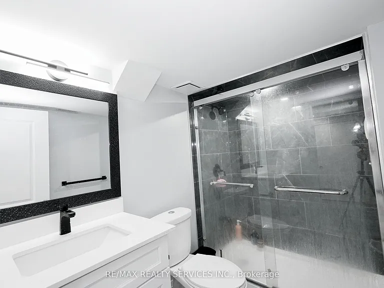 8 Yeoman Dr #BASEMENT — Photo 12