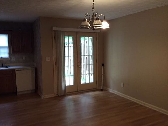 3rd image of 6354 Wellington Walk Way