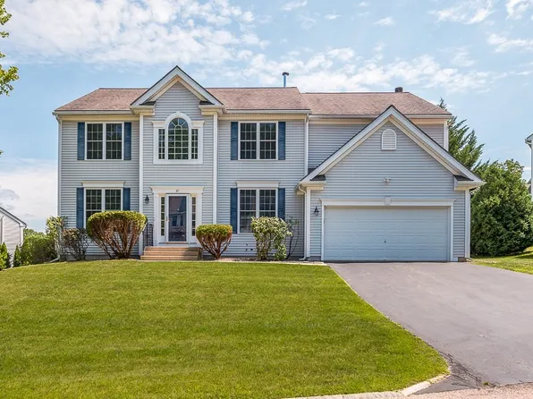37 Aspen Ave, South Grafton, MA 01560