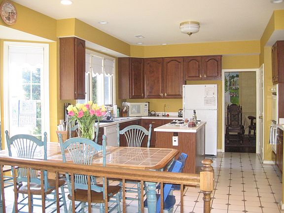 Bright inviting kitchen