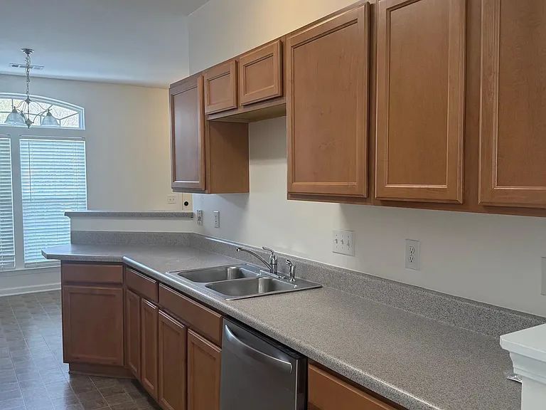 227 Spring Crossing Cir — Photo 7