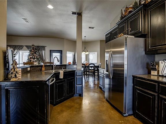 3rd image of 12566 Drexler Pl