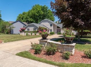 415 Lassiter Dr, Highland Heights, OH 44143