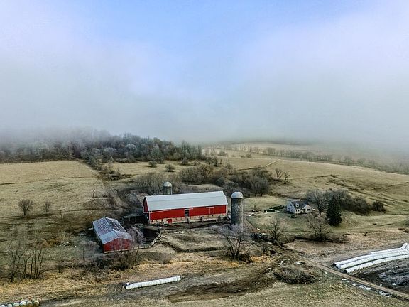 5th image of E5190 Sand Hill Rd