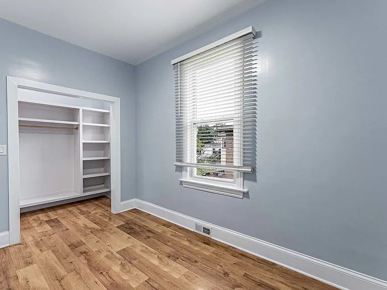 1330 Ridgeland Ave — Photo 11