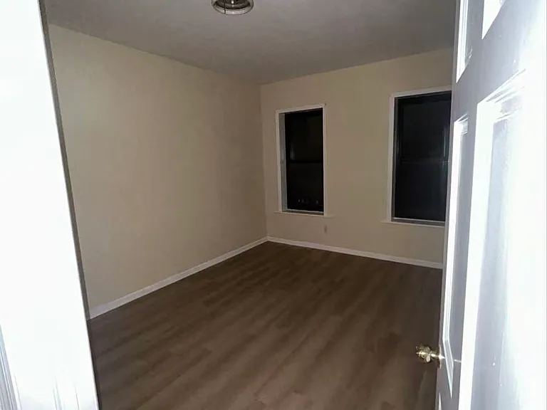 11515 Liberty Ave #3F — Photo 3