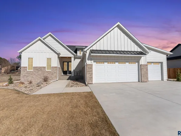 404 N Piper Dr, Sioux Falls, SD 57110