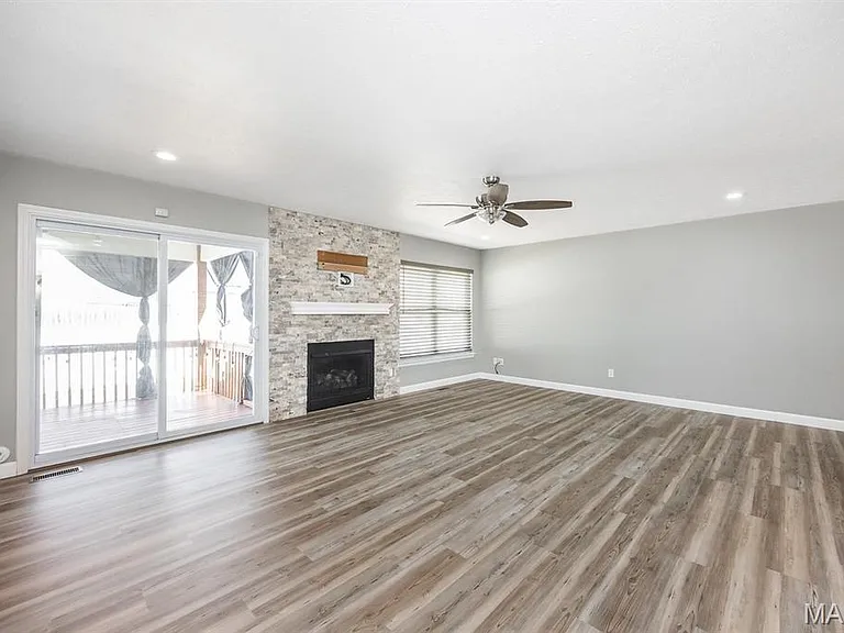 407 Sammy Ln — Photo 11