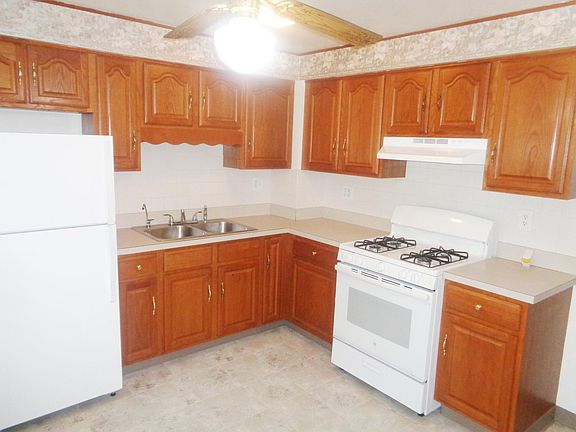 5th image of 353 Parkside Ave
