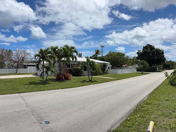 4th image of 1107 S 15th Avenue