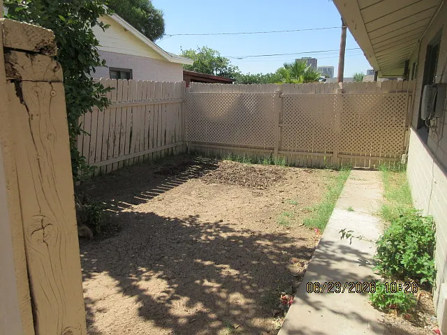 223 W Turney Ave — Photo 14