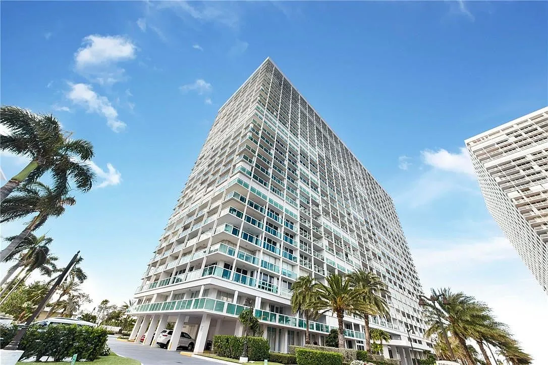 2 bed, 2.5 bath, 2170 sqft, $9,500 — Photo 1