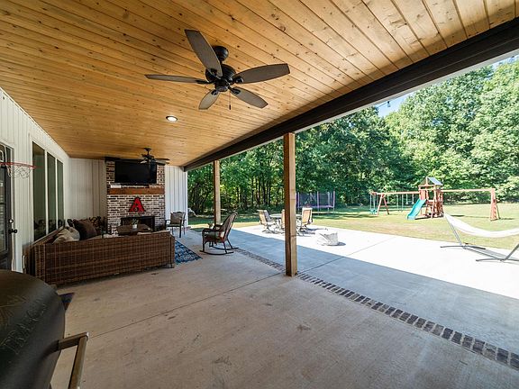 4th image of 1084 Mahoney Rd