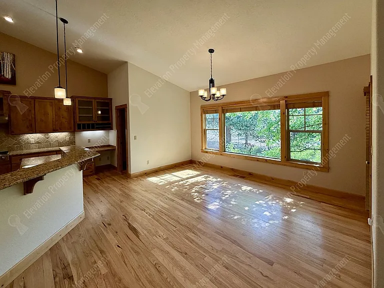 20979 Miramar Dr — Photo 11