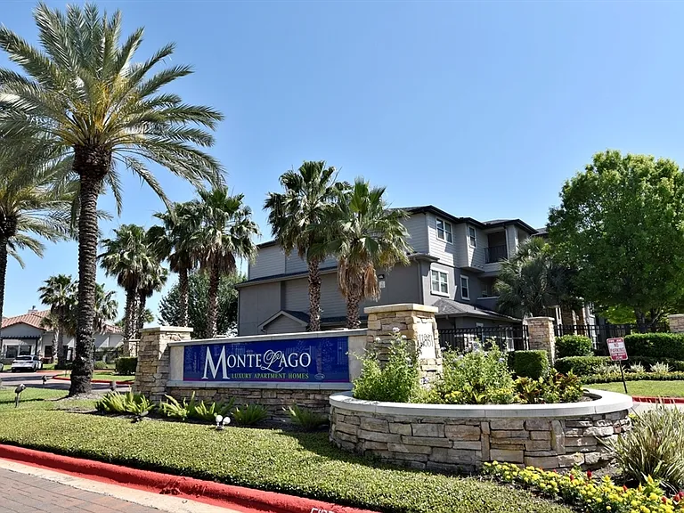 11881 Gulf Pointe Dr — Photo 31