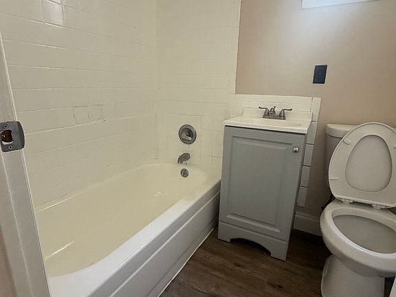5th image of 31 W 54th St #3F