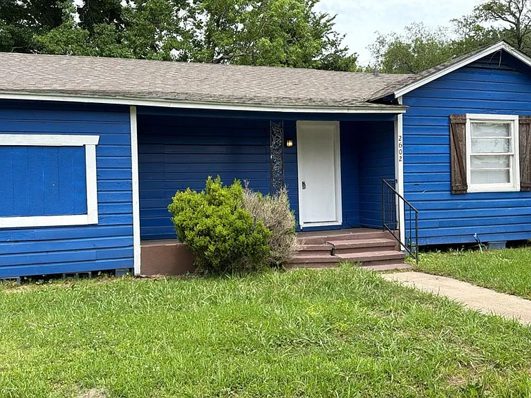 2602 Tanglewood St — Photo 1