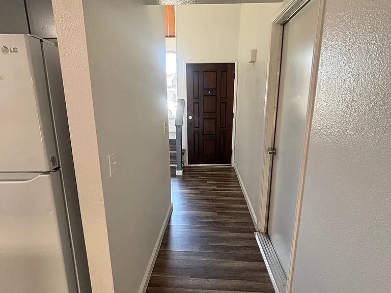 50 N 19th Ave #C — Photo 16