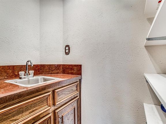3rd image of 266 Larry Dr