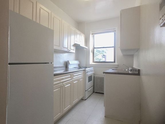 5th image of 511 W 235th St APT 4B