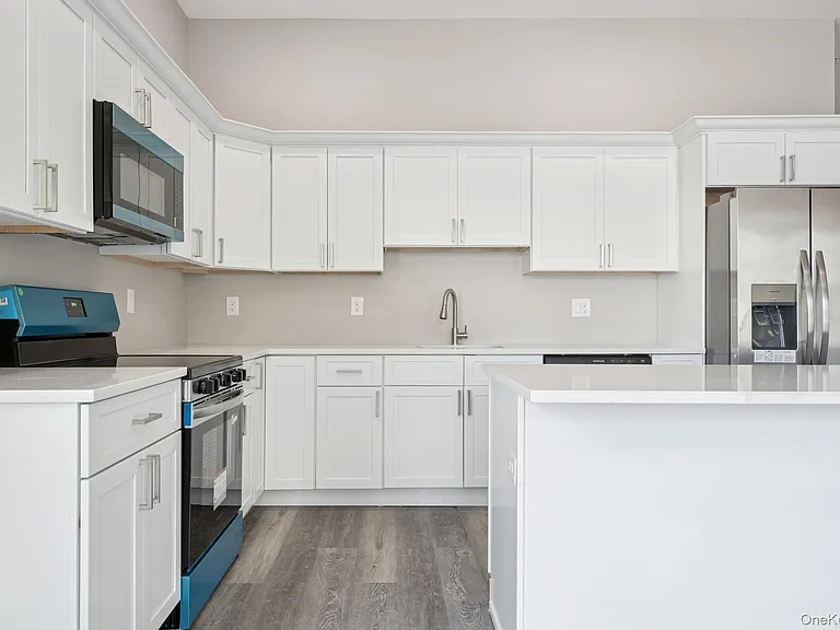 153 Greenwich Ave #201 — Photo 8