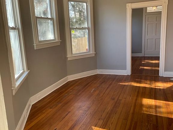 3rd image of 3103 Hanes Ave
