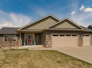 3993 Stone Point Dr NE, Rochester, MN 55906