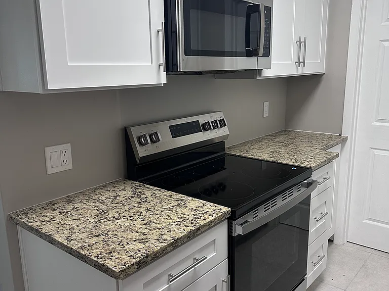 33 Jackson Ct — Photo 3