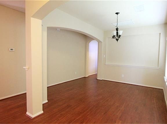 4th image of 1524 Claremont Garden Cir