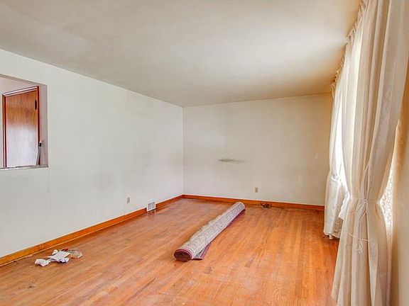 2nd image of 8 Windsor Pl