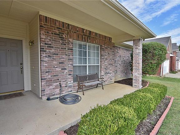 3rd image of 905 Shoal Creek Dr