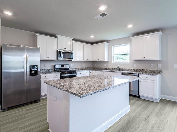 5th image of 520 Southwick Pl