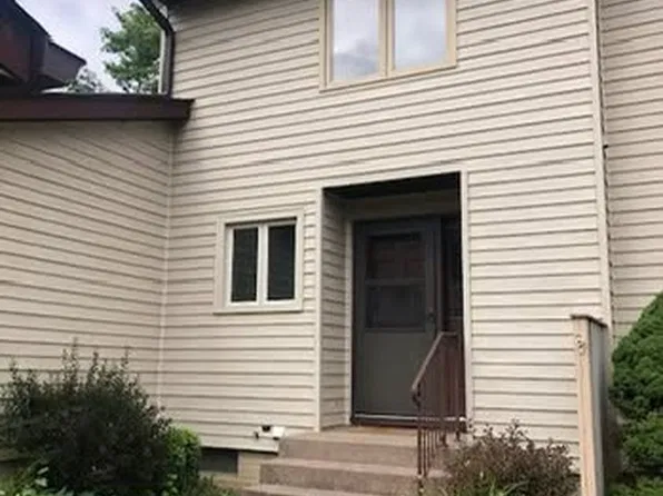 3304 Johnathan Ave, Bettendorf, IA 52722