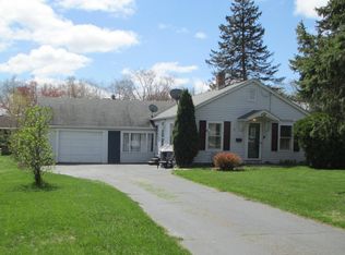 508 Burbank Ave, Woodstock, IL 60098
