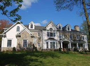 989 Arapaho Trl, Franklin Lakes, NJ 07417