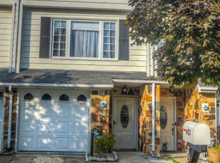 23 Poets Cir, Staten Island, NY 10312