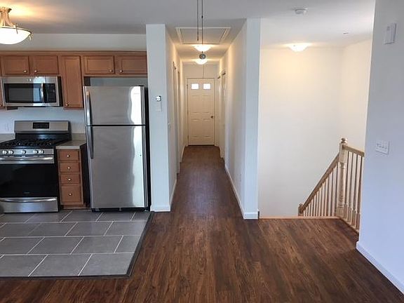 2nd image of 820 Patterson Ave #2