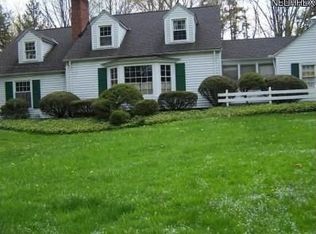 102 Meadow Ln, Solon, OH 44139