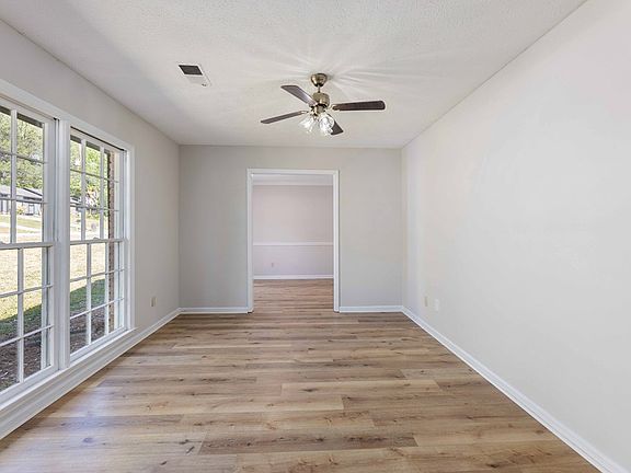 3rd image of 5514 Rockhurst Dr