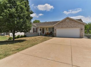 1132 Ellen Dr, Imperial, MO 63052